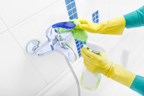 Bathroom cleaning service in N4 with attention to hygiene