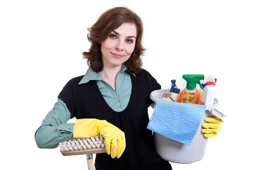 Leather sofa cleaning and conditioning service in N4